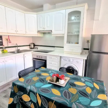 Cozy Tenerife South Wifi & Pool Apartamento