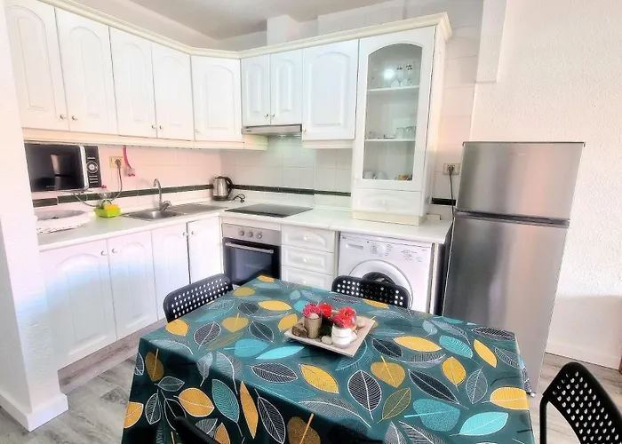 Cozy Tenerife South Wifi & Pool Apartment